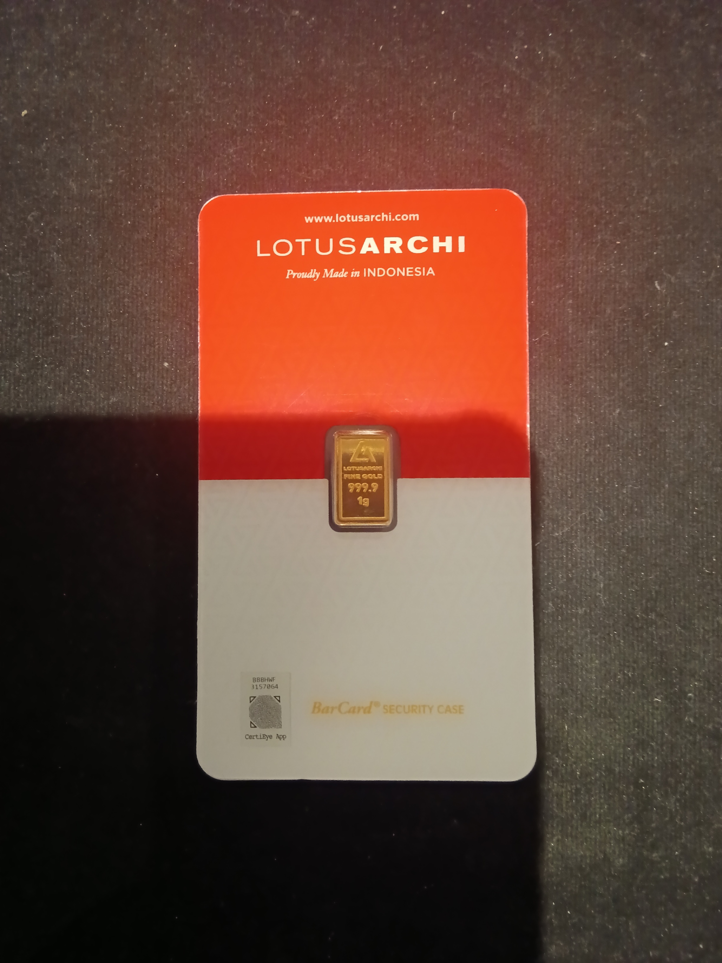 LOTUS ARCHI MERAH PUTIH